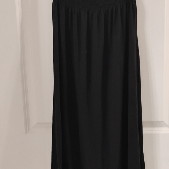 Flowing floor-length black maxi dress - Picture 2 of 2